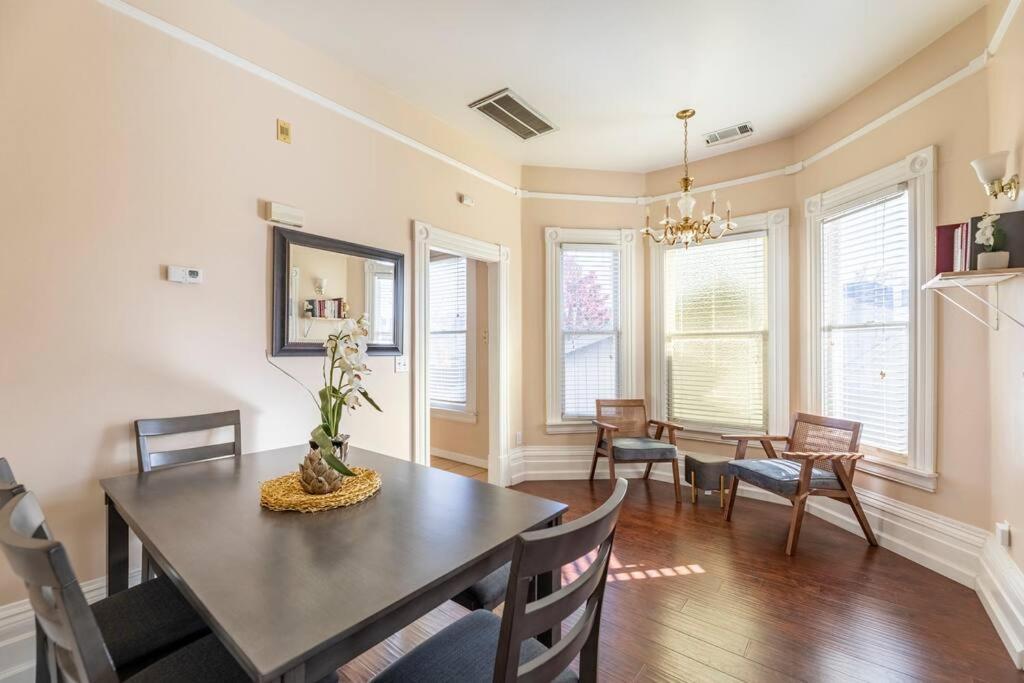 A+ 2 Bedroom Victorian Home Away From Home Sacramento Exteriér fotografie